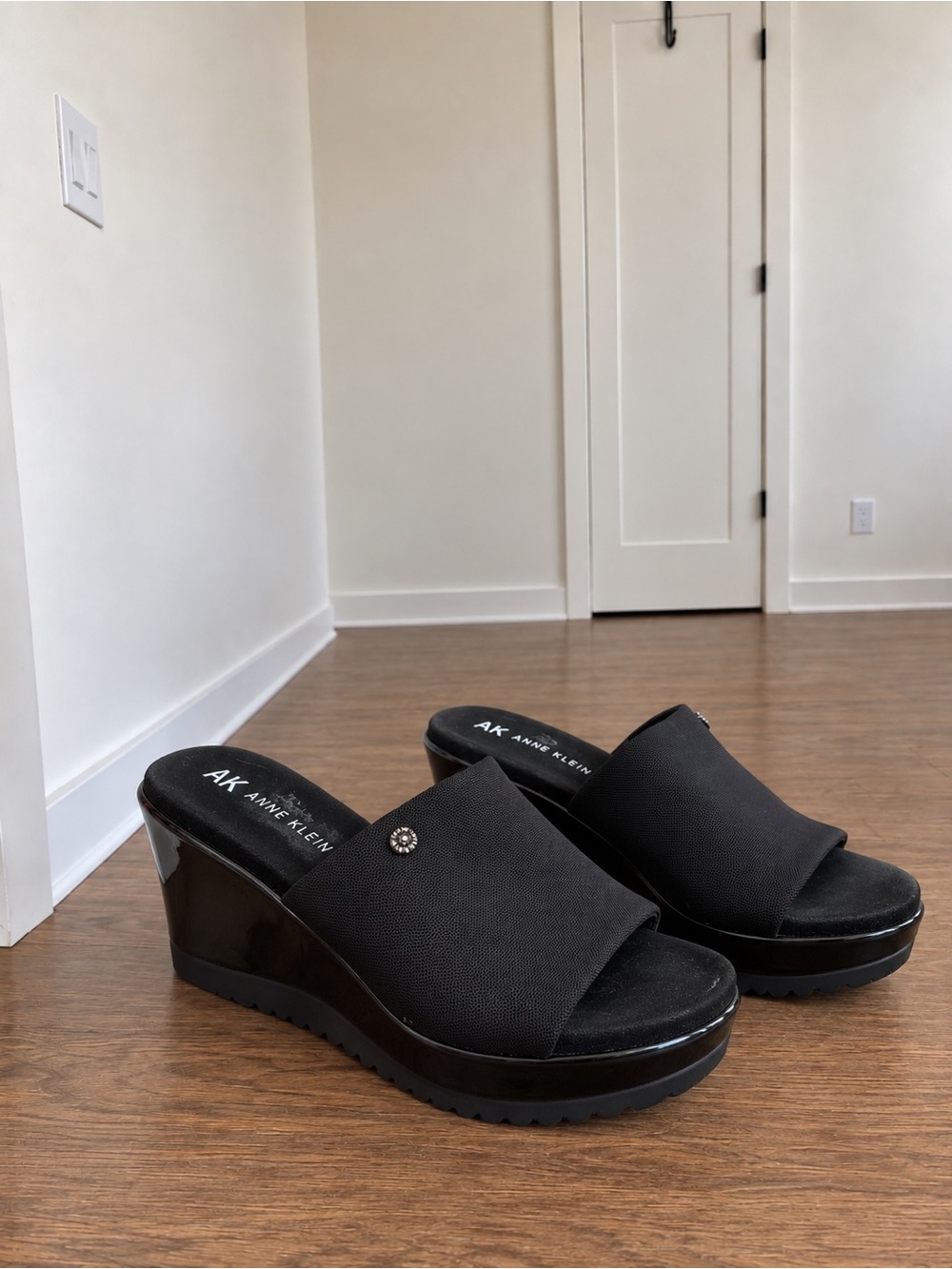 Anne Klein Rellin Black Platform Wedge Sandals